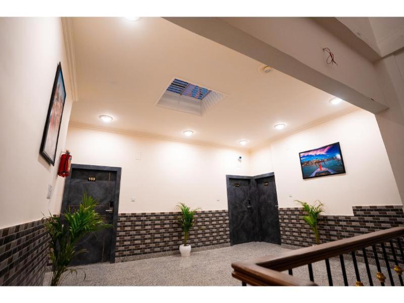 ורנאסי Hotel Jsr Kedar מראה חיצוני תמונה