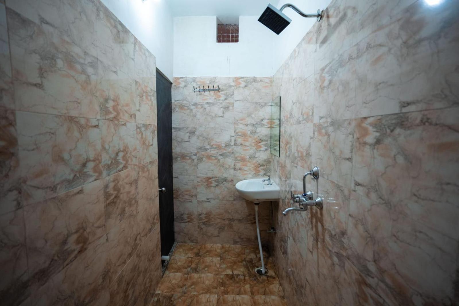 ורנאסי Hotel Jsr Kedar מראה חיצוני תמונה